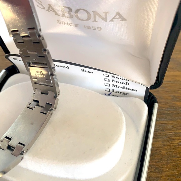 Sabona Executive Symmetry S Steel Bracelet - Picture 3 of 7